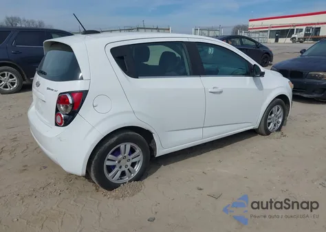 2015 Chevrolet Sonic Lt Auto z USA, uszkodzony, nr VIN 1G1JC6SH8F4165533